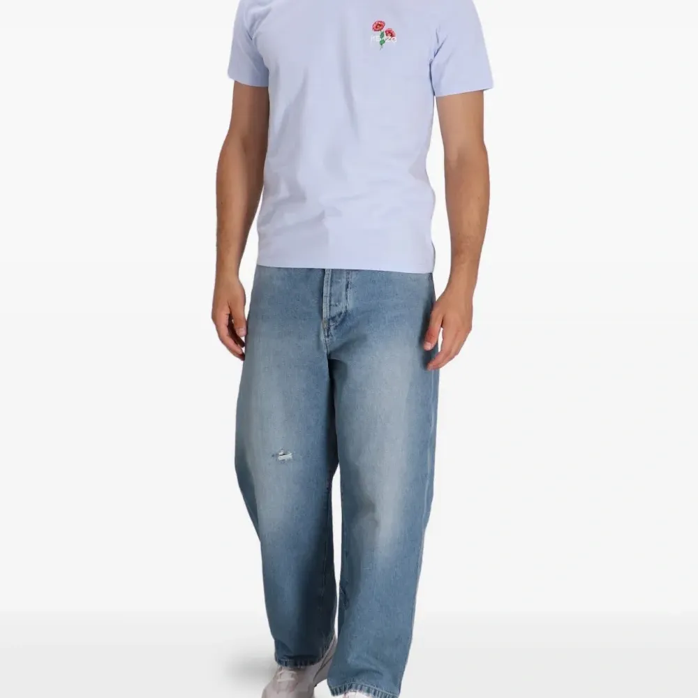 Футболка с вышивкой