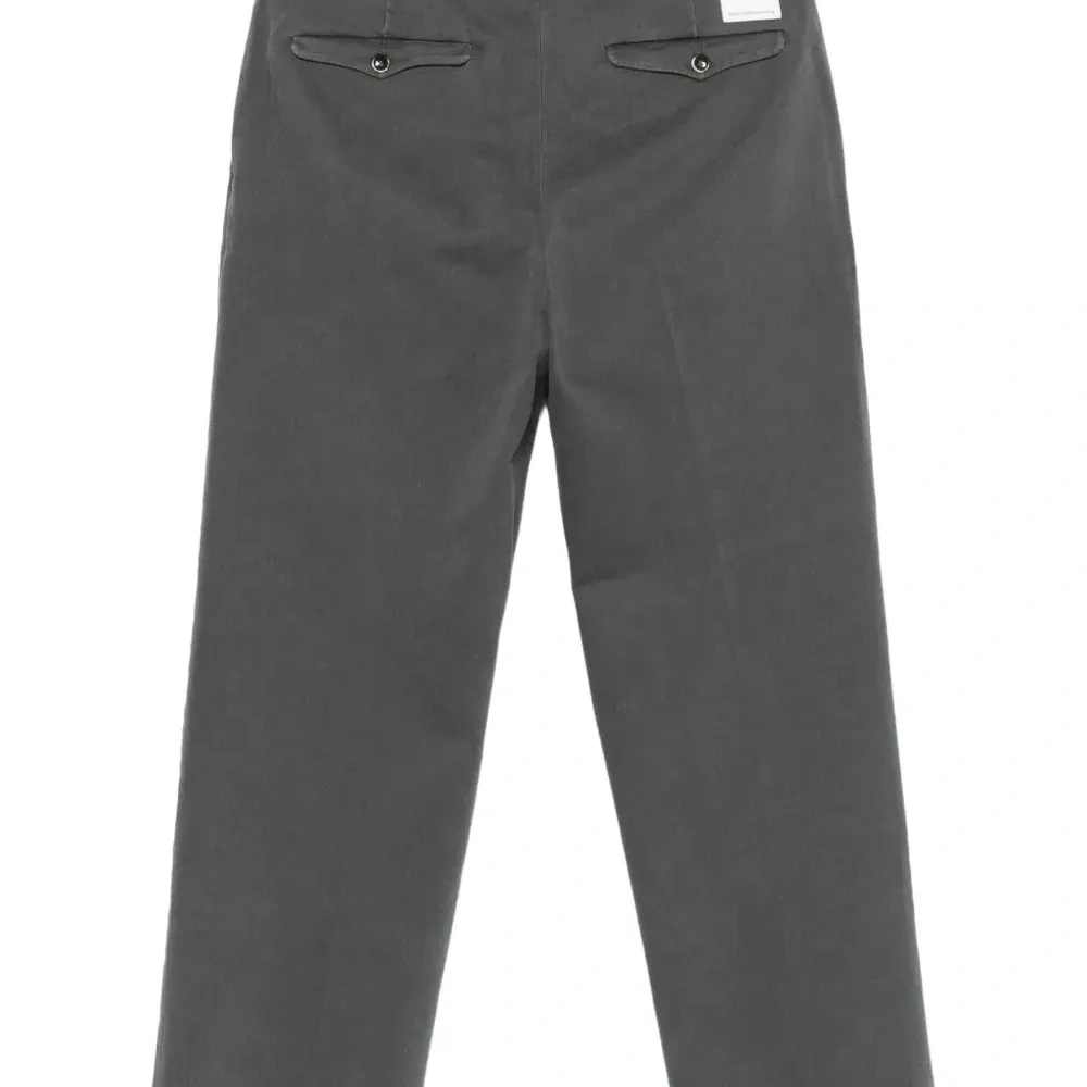 Брюки на пуговицах