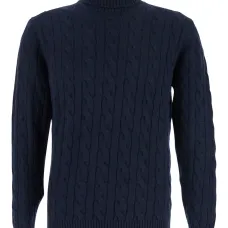 Свитер фактурной вязки с высоким воротником