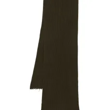 Шарф в рубчик с бахромой Шарф в рубчик с бахромой