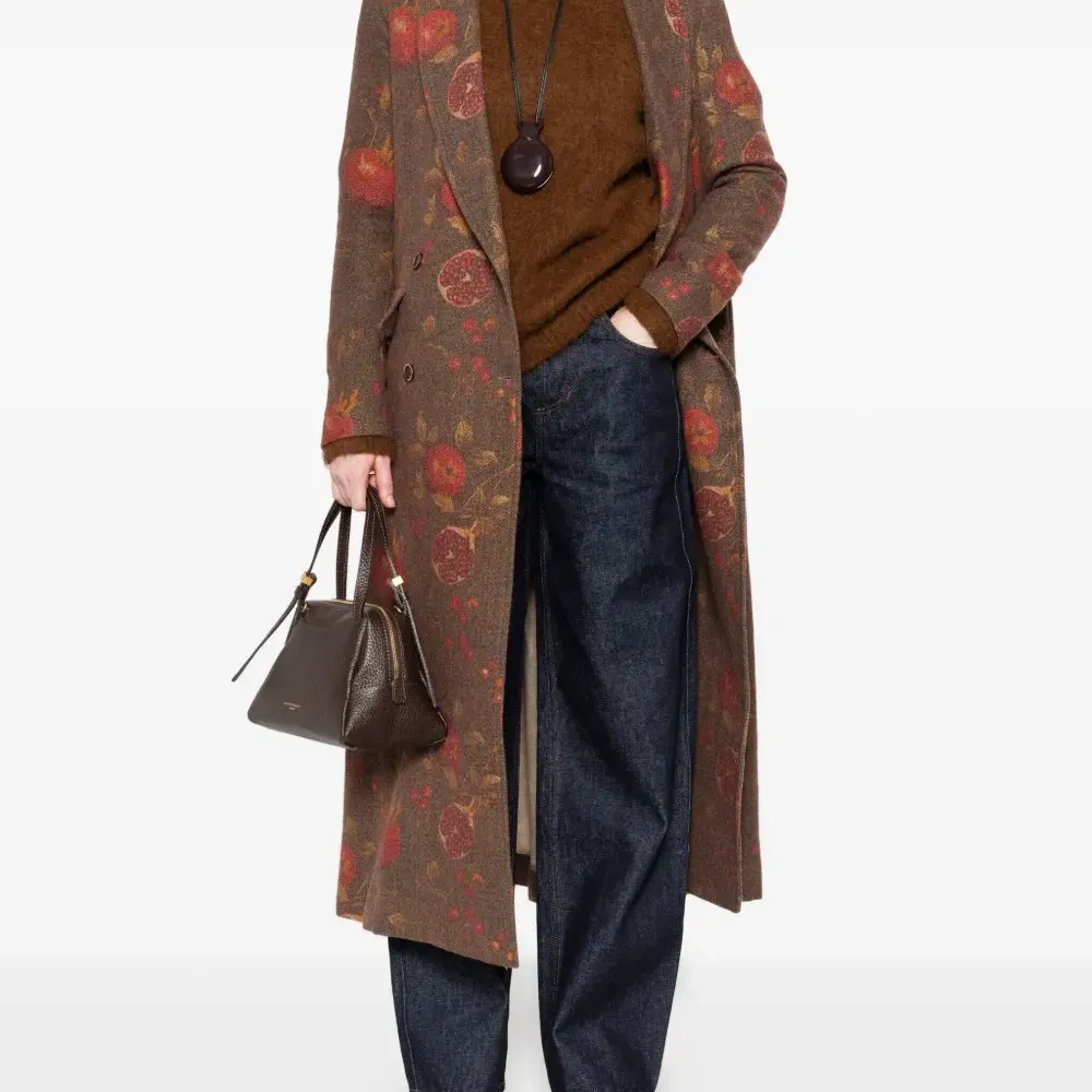 Джинсы с пятью карманами