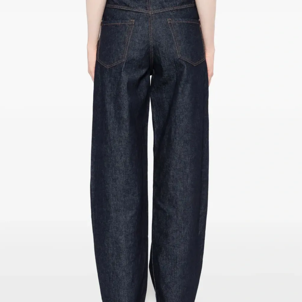 Джинсы с пятью карманами