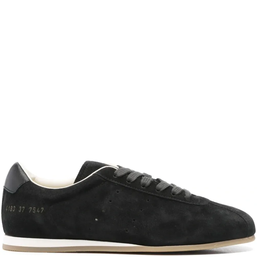 Кроссовки на шнуровке