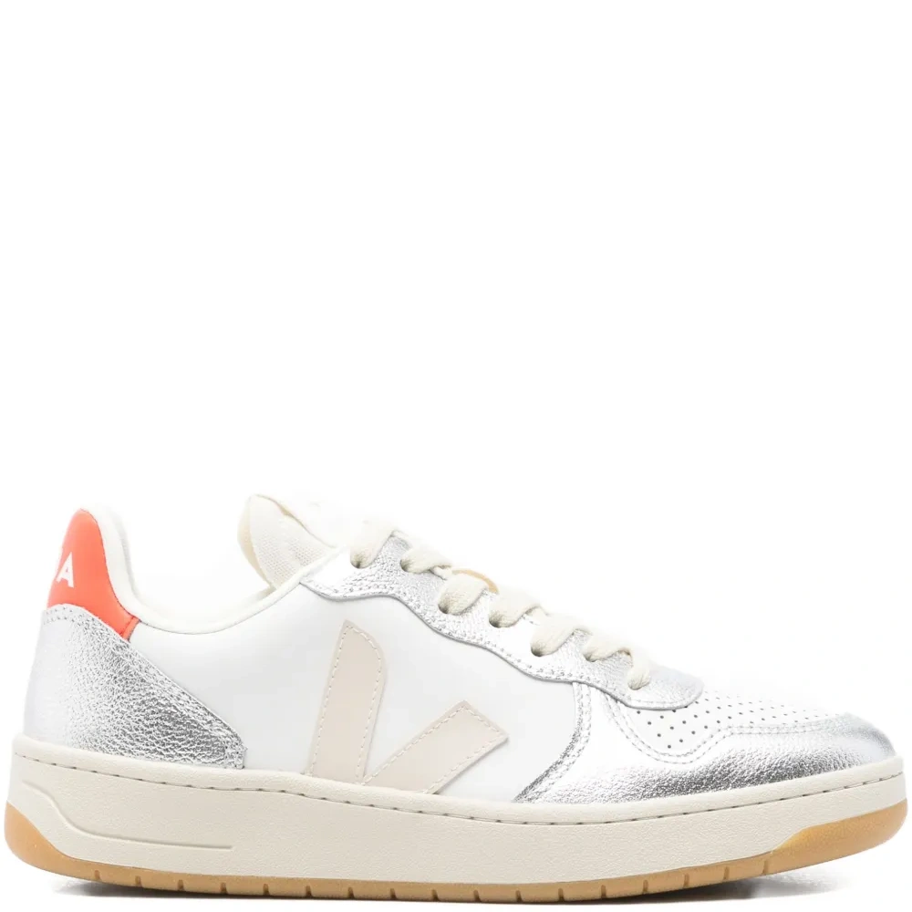 Кроссовки V-10