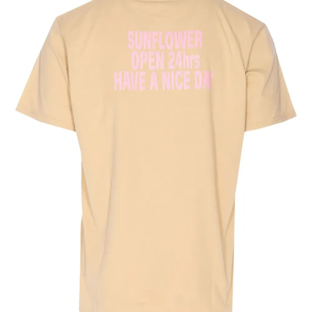 Футболка с логотипом