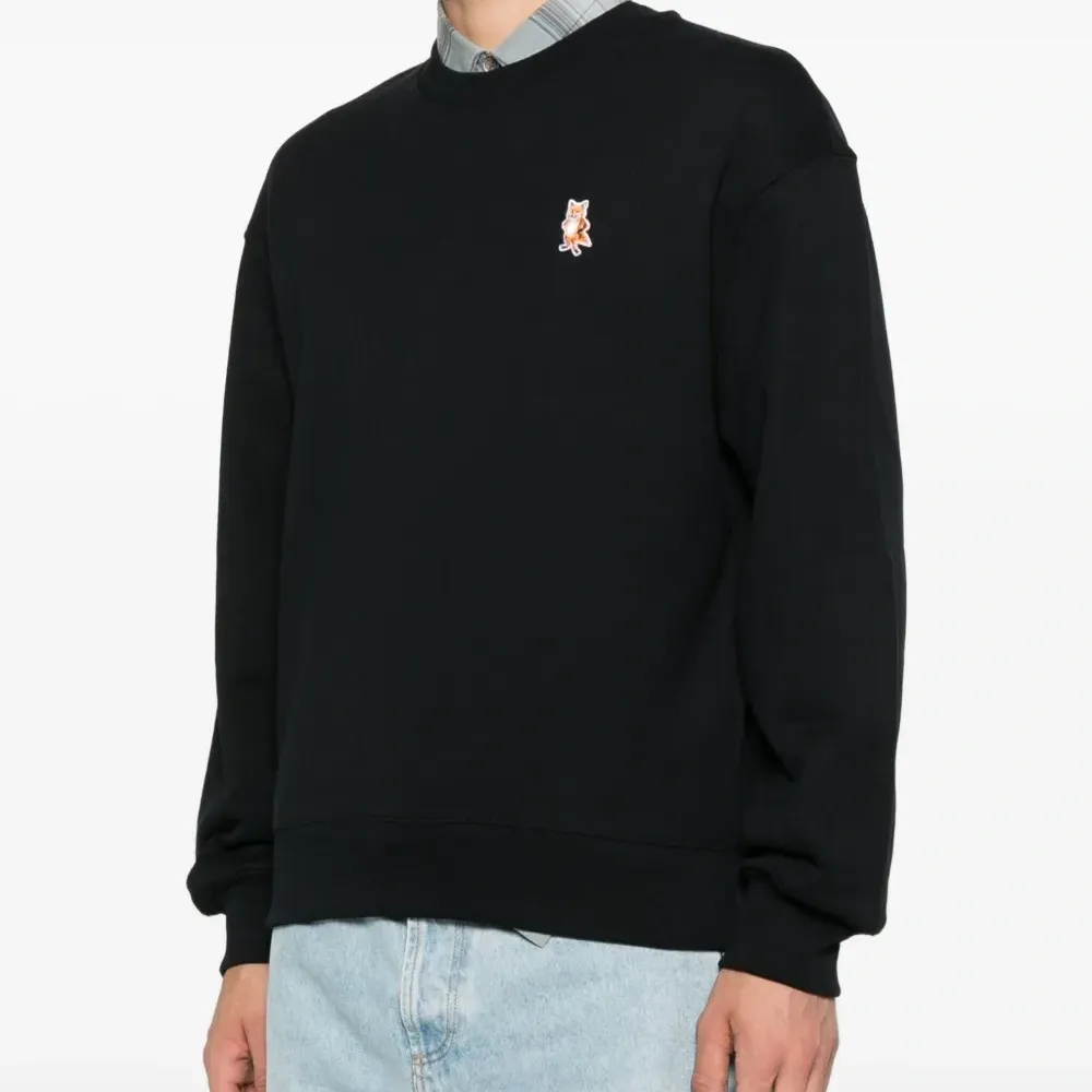 Толстовка с вышивкой