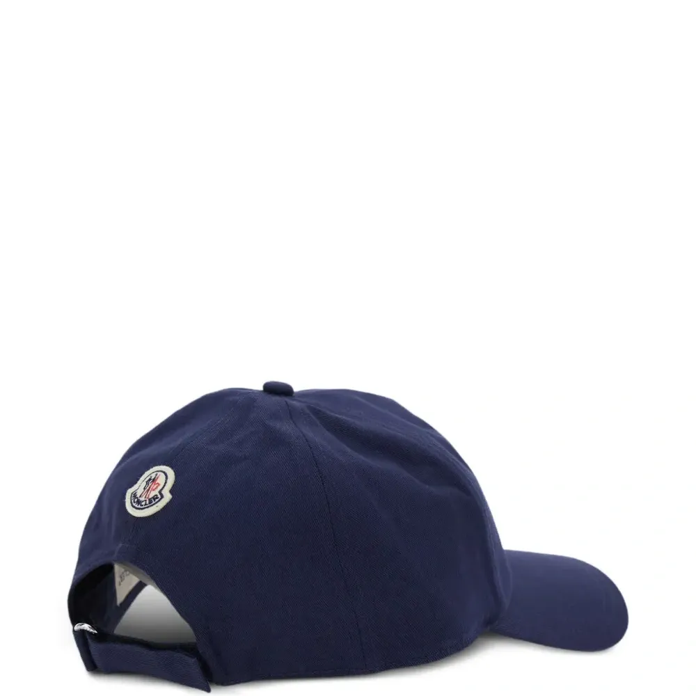 Бейсболка с вышитым логотипом