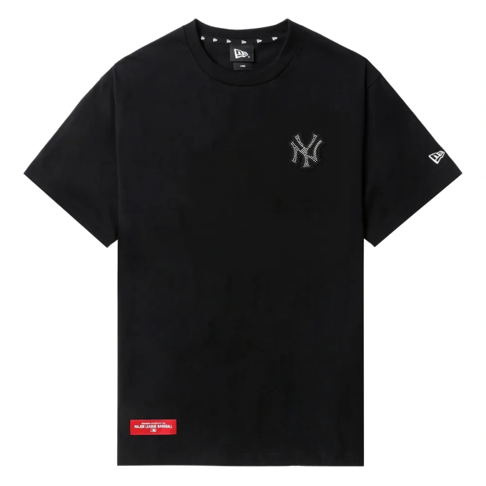 Футболка со стразами и логотипом