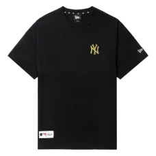 Футболка с вышитым логотипом