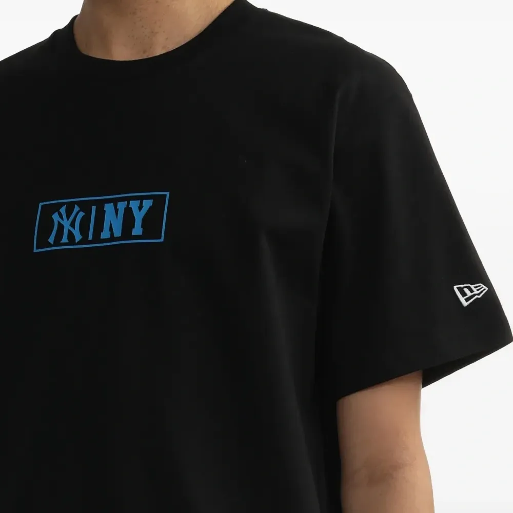 Футболка с графичным принтом