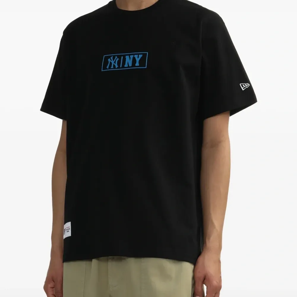 Футболка с графичным принтом