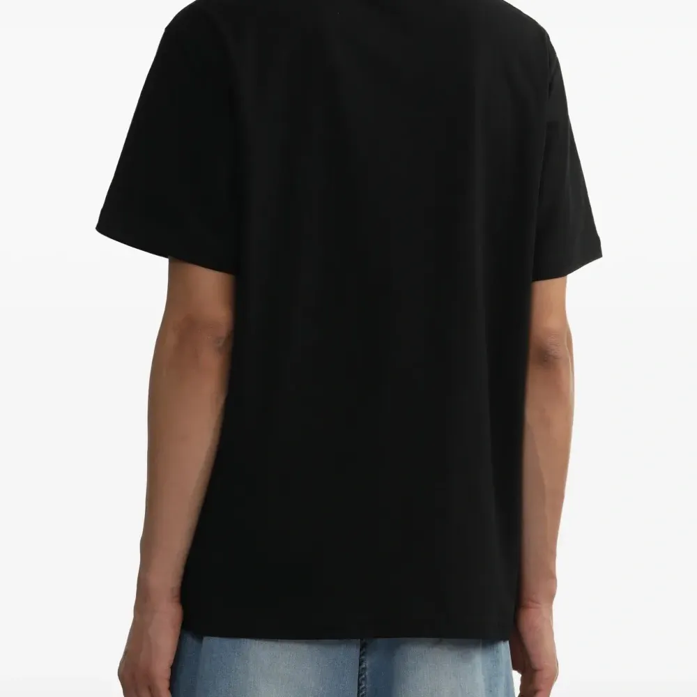 Футболка с логотипом