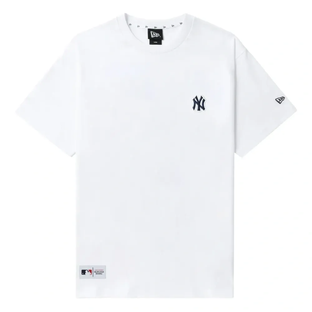 Футболка с нашивкой-логотипом