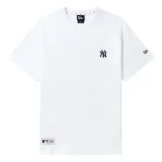 Футболка с нашивкой-логотипом