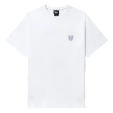 Футболка с вышитым логотипом