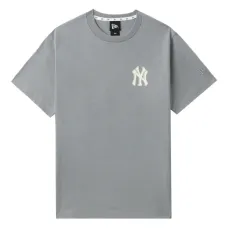 Футболка с логотипом