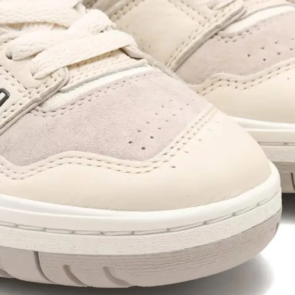 Кроссовки 550 на шнуровке Кроссовки 550 на шнуровке