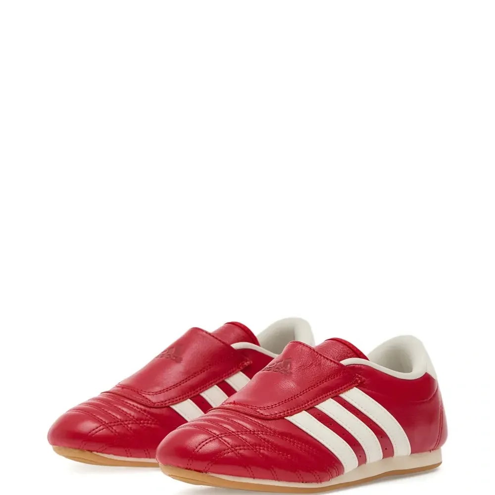 Кроссовки Taekwondo с полосками Кроссовки Taekwondo с полосками