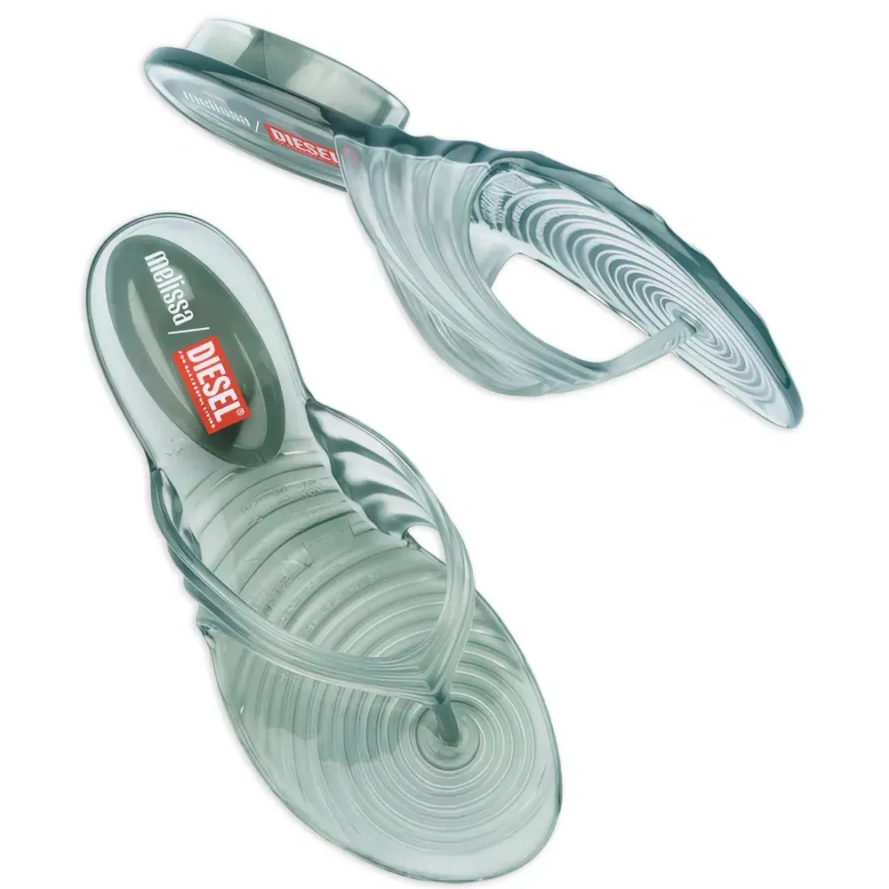 Шлепанцы из коллаборации с Diesel