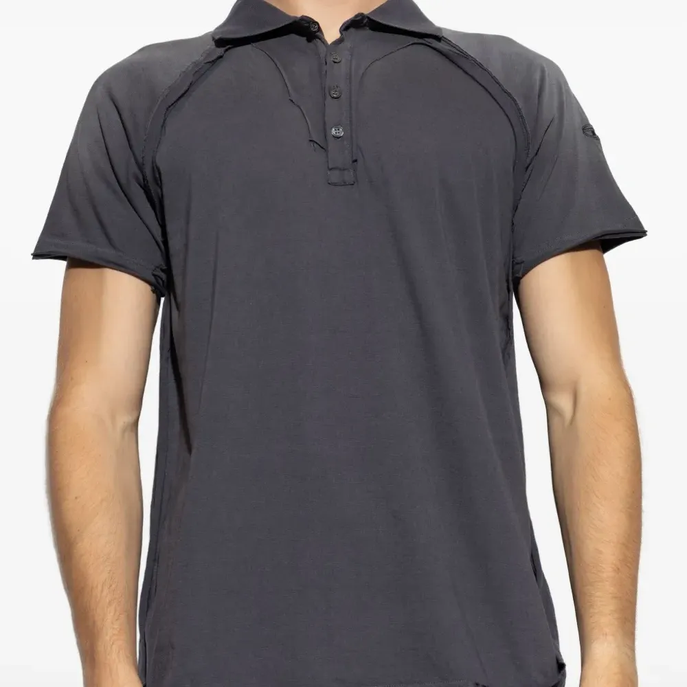 Футболка с вышивкой и эффектом потертости