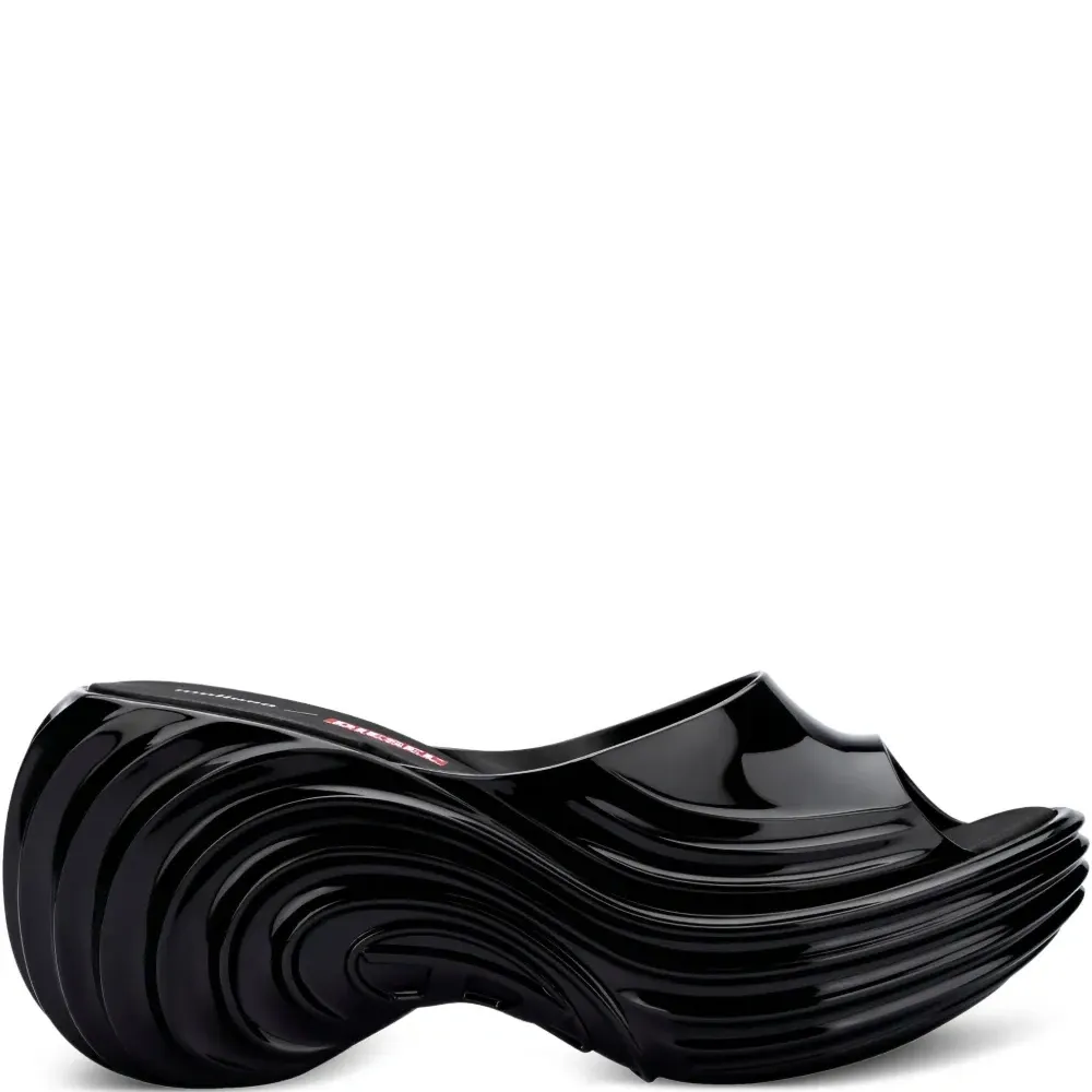 Шлепанцы Quantum на платформе из коллаборации с Diesel