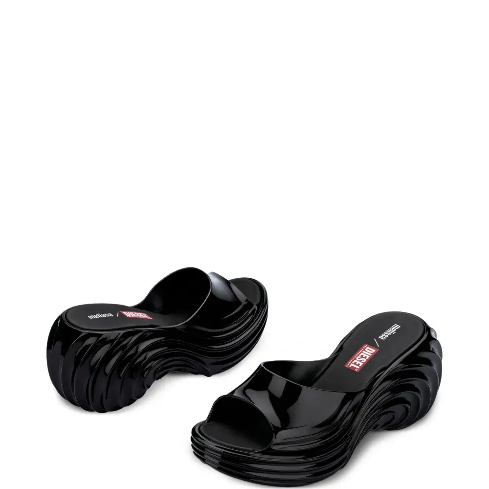 Шлепанцы Quantum на платформе из коллаборации с Diesel