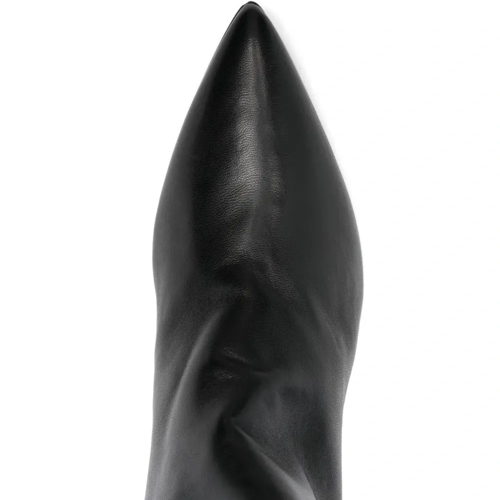 Ботильоны с заостренным носком Ботильоны с заостренным носком