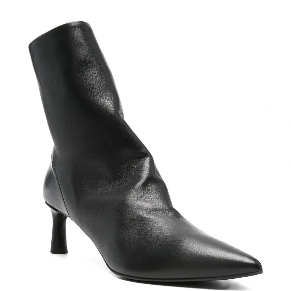Ботильоны с заостренным носком Ботильоны с заостренным носком