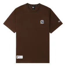 Футболка с нашивкой-логотипом