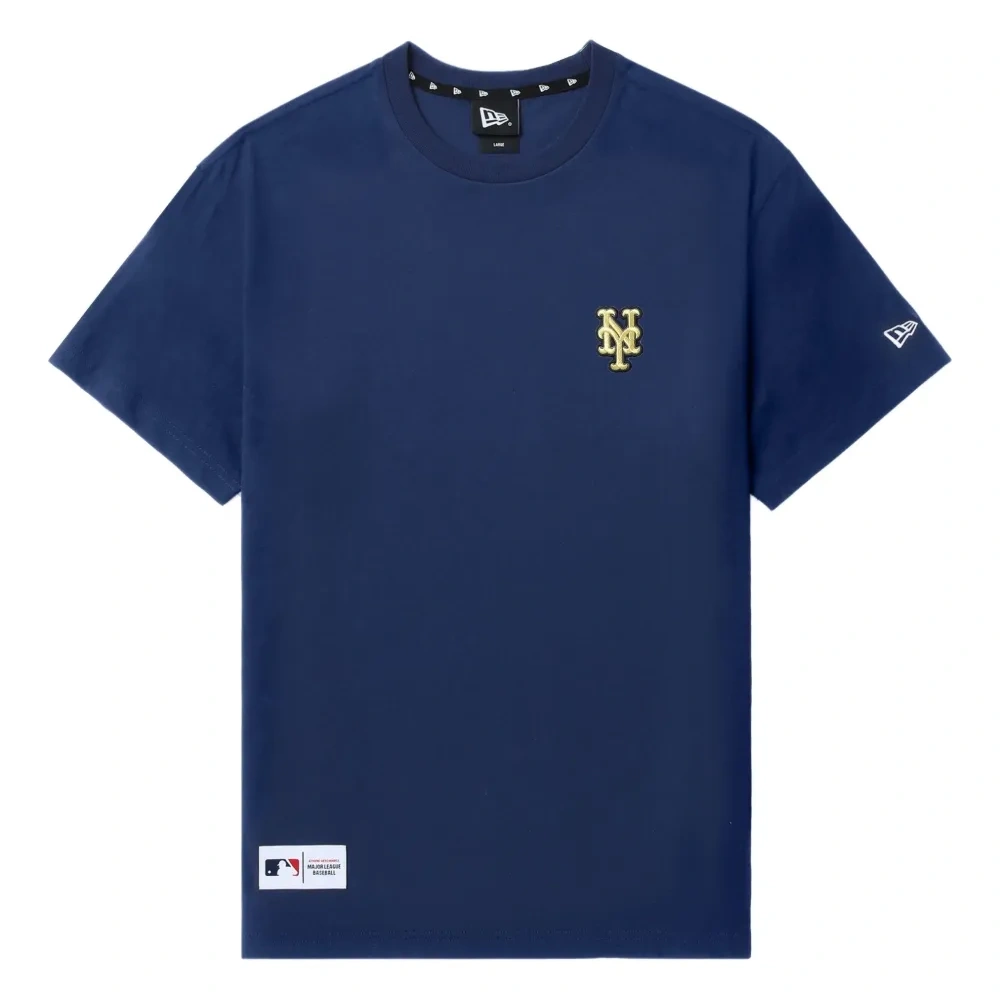 Футболка с вышитым логотипом