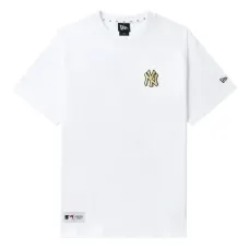 Футболка с нашивкой-логотипом