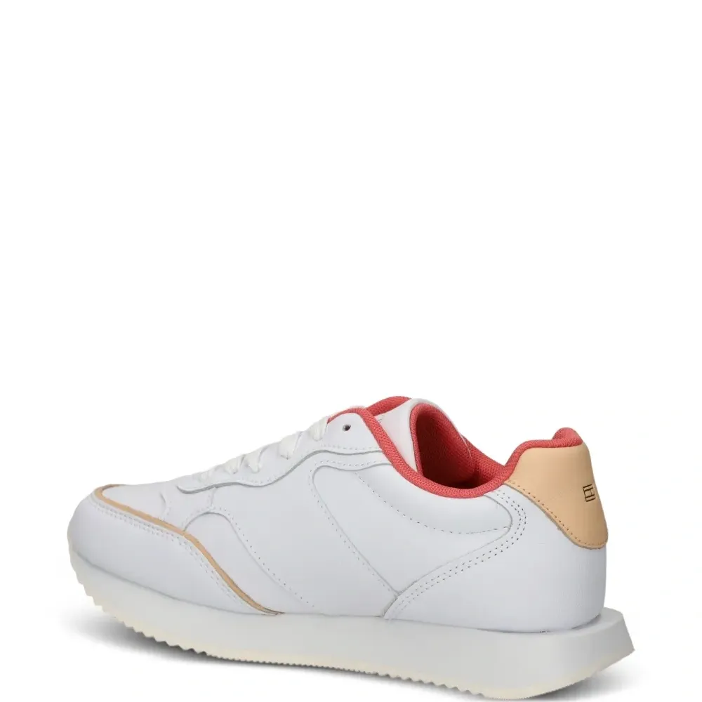 Кроссовки на шнуровке Кроссовки на шнуровке