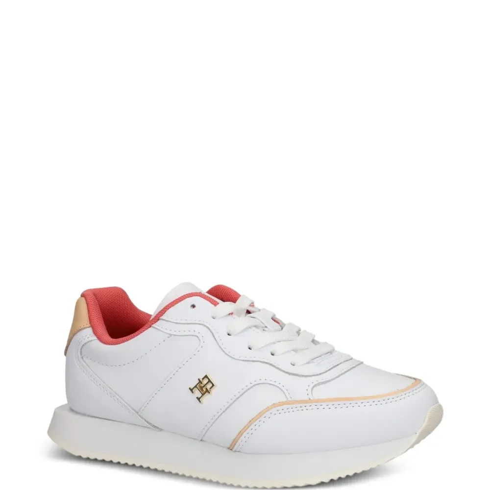 Кроссовки на шнуровке Кроссовки на шнуровке