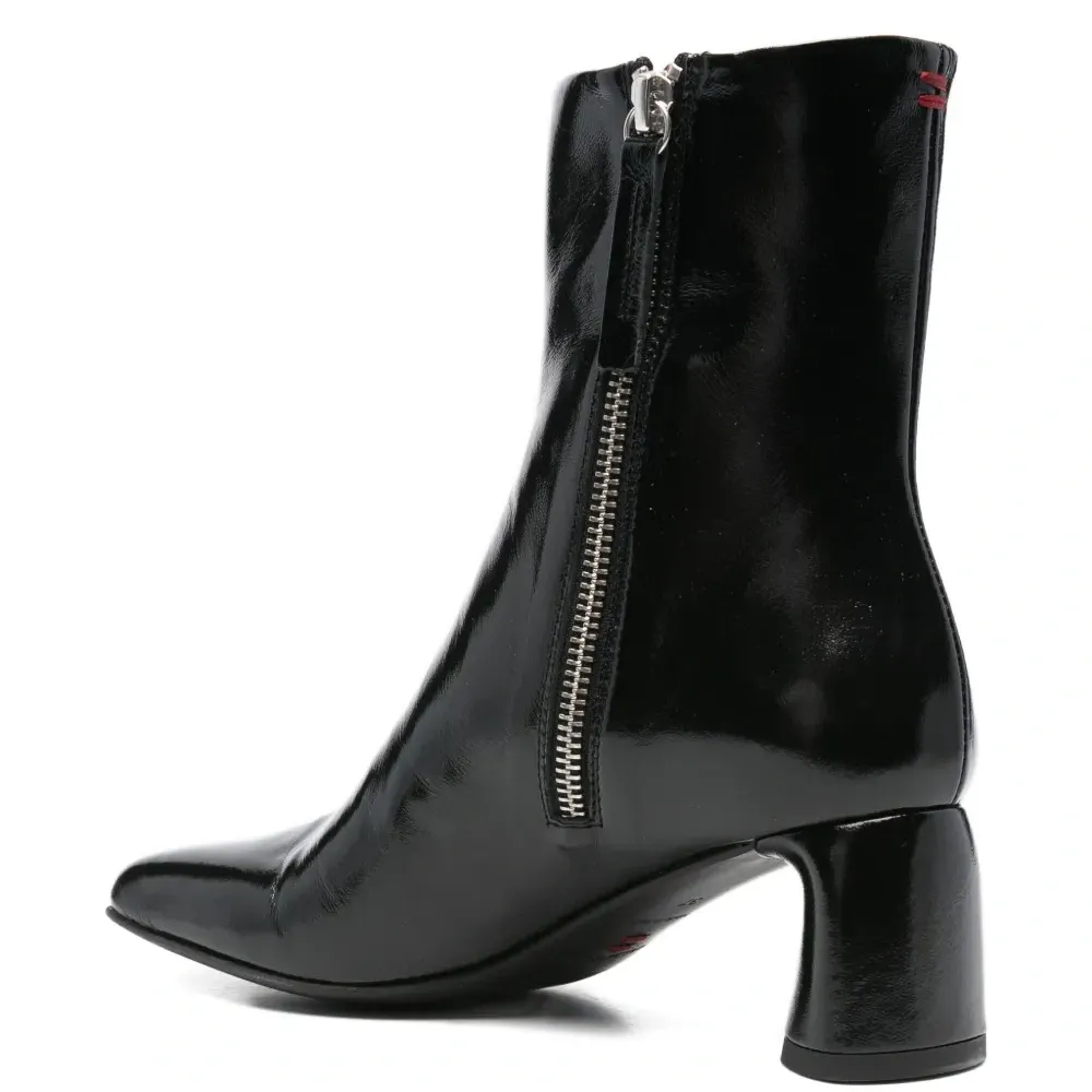 Лакированные ботильоны на блочном каблуке