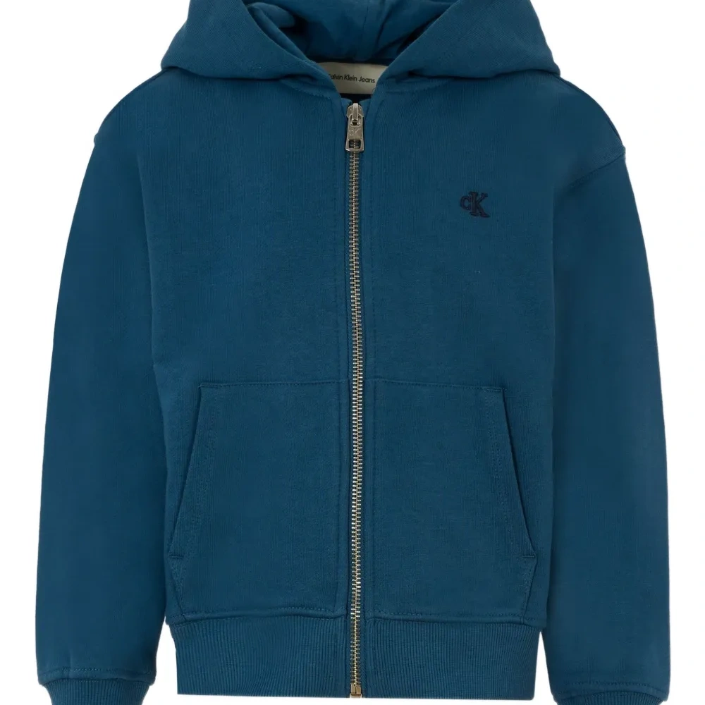 Худи на молнии с вышивкой