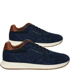 Кроссовки на шнуровке