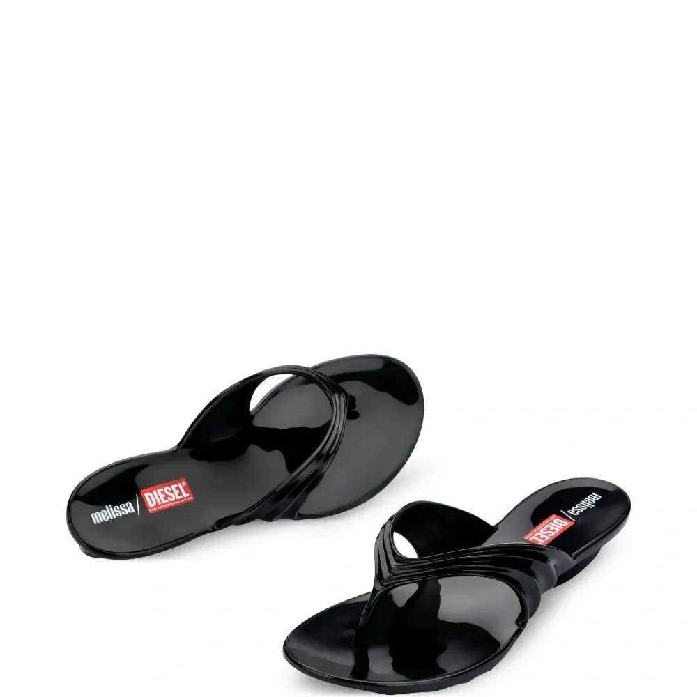 Шлепанцы из коллаборации с Diesel