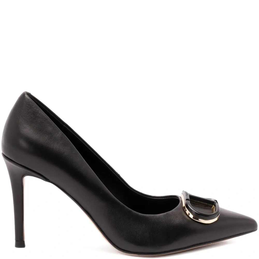 Туфли с заостренным носком