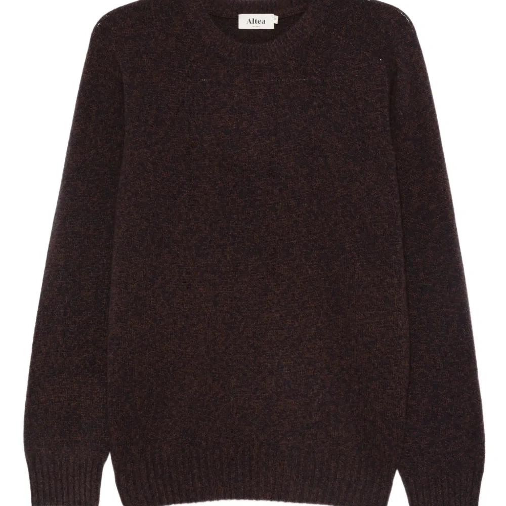 Шерстяной свитер с круглым вырезом