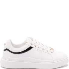 Кроссовки на шнуровке