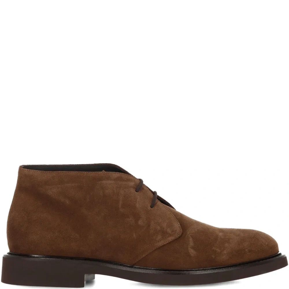 Ботинки на шнуровке