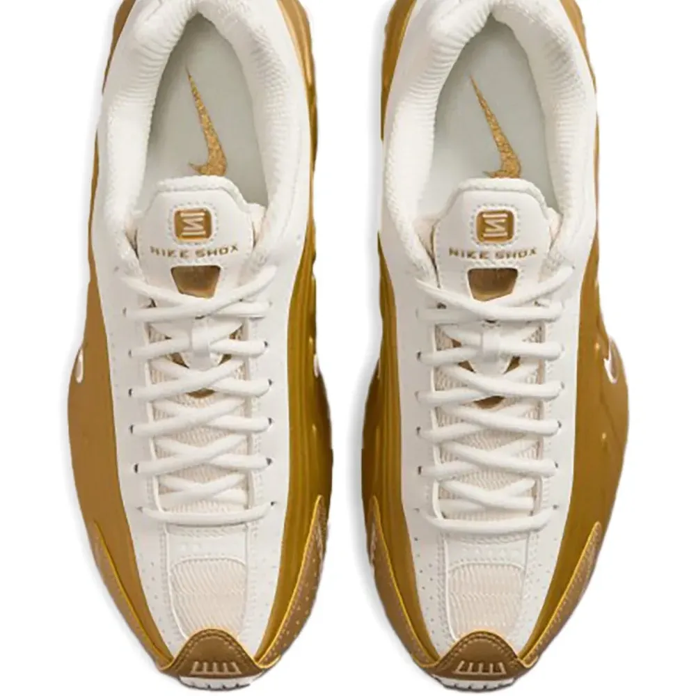 Кроссовки Shox R4 Metallic Gold Кроссовки Shox R4 Metallic Gold
