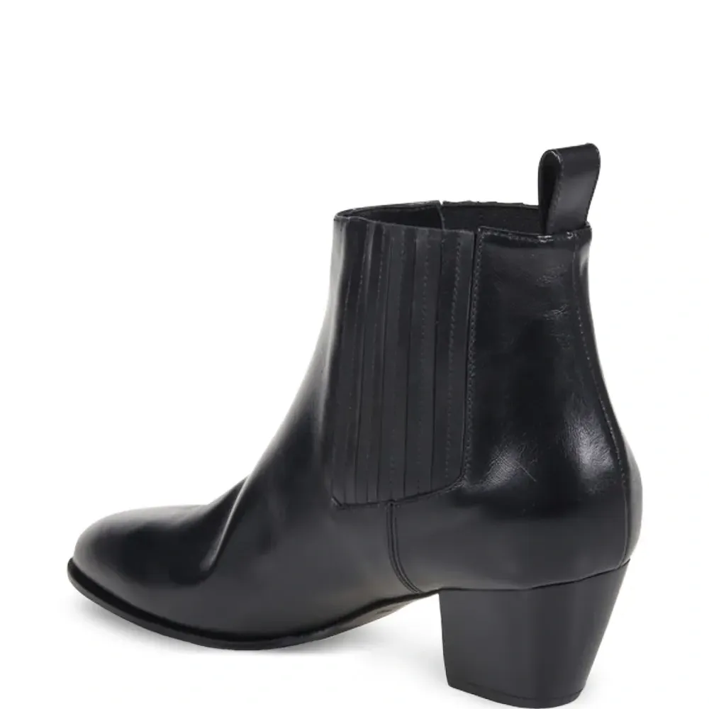 Ботинки на блочном каблуке Ботинки на блочном каблуке