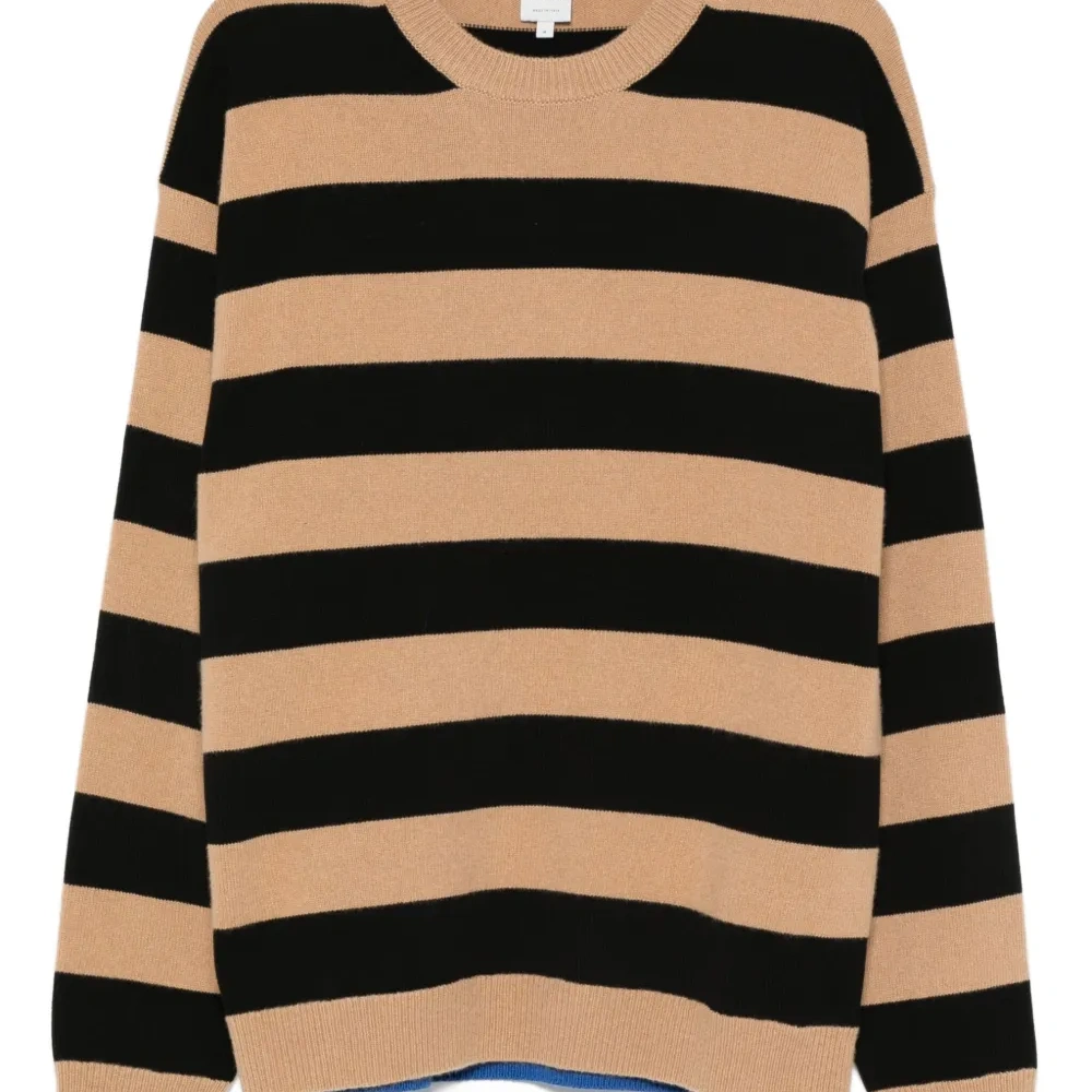 Шерстяной свитер в полоску