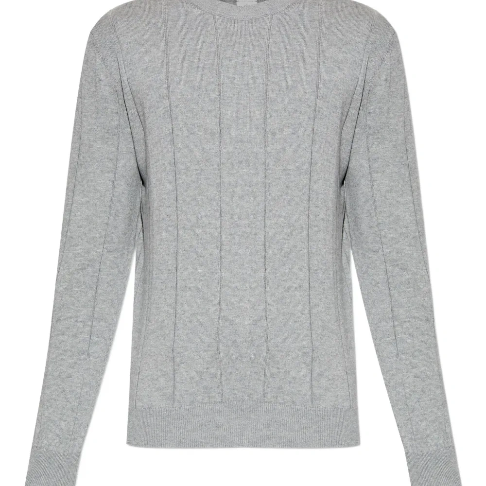 Свитер в рубчик