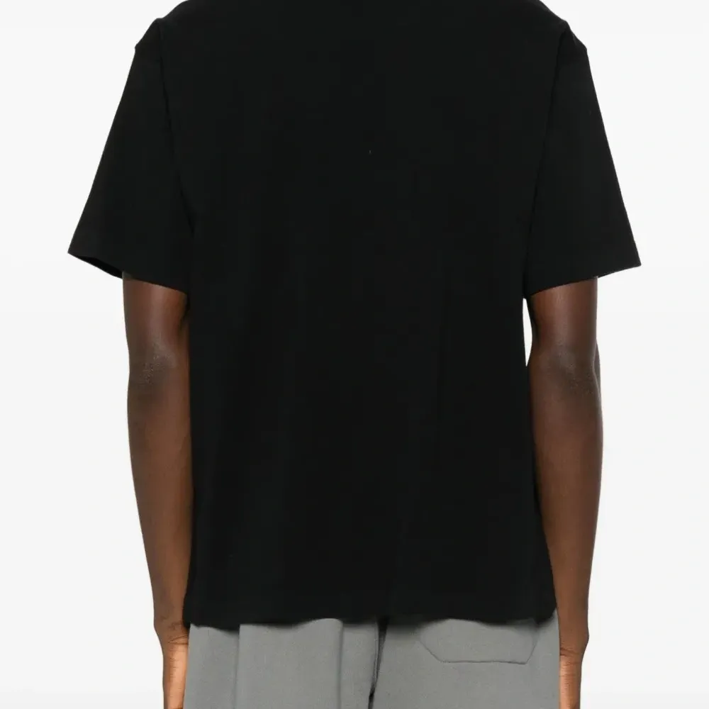 Футболка с круглым вырезом