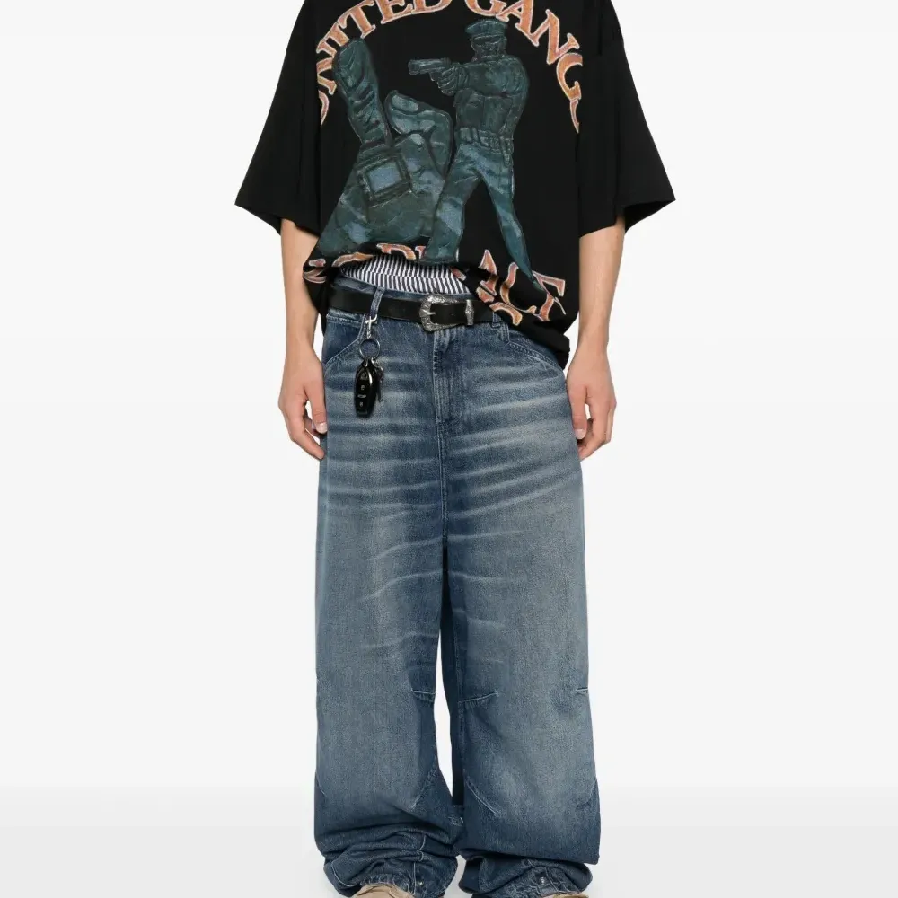 Футболка с графичным принтом