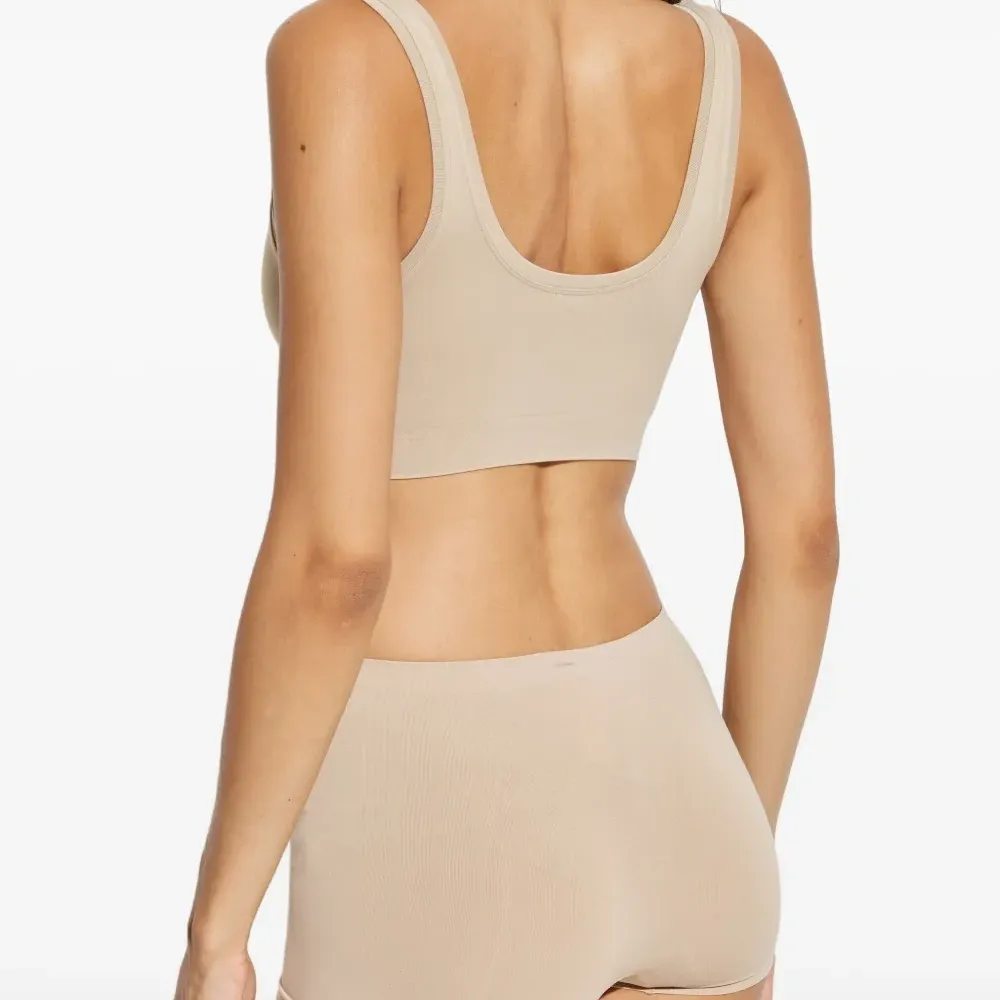 Бесшовный бюстгальтер с U-образным вырезом