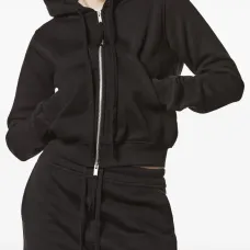 Куртка на молнии с капюшоном