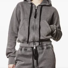 Куртка на молнии с капюшоном